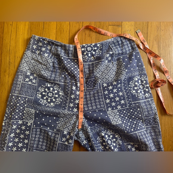 60s Vintage Blue Back Zip Bandana Patchwork Print Back Zip Shorts - Picture 4 of 7